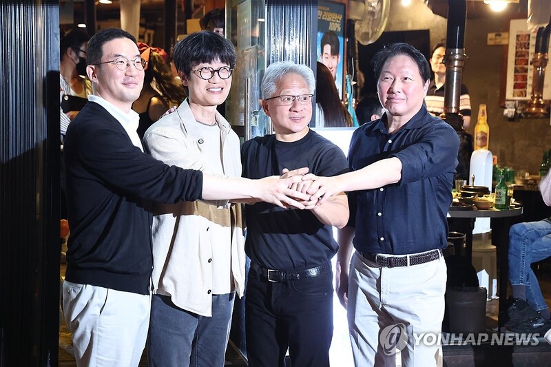 [가보니] 이해진의 한 수…젠슨 황 앞서 